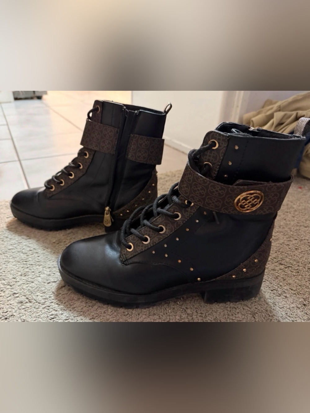 Daisy Fuentes Stormi Monogram Combat Ankle Boots size Size 9 M